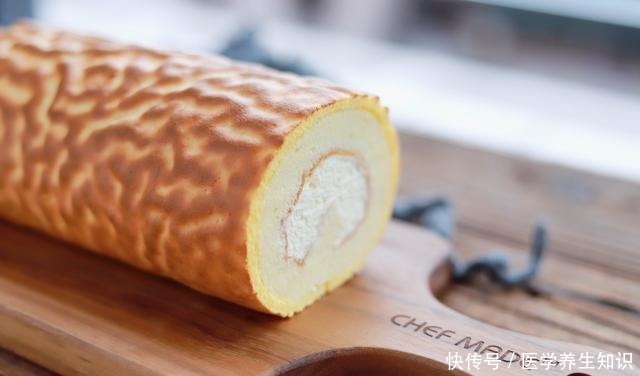 虎皮|8块钱一个的虎皮蛋糕卷,3分钟就能学会,轻松在家做,吃到够!