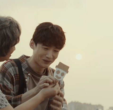 吃嘛嘛香!看白敬亭吃饭真是一种享受啊…