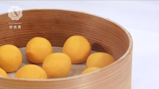 它是“穷人的阿胶”，女人隔三差五吃1碗，色斑没了，皮肤很水润