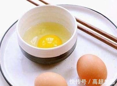 鸡蛋的新做法,不放一滴油,鲜嫩好吃还健康,油炒已经过时了
