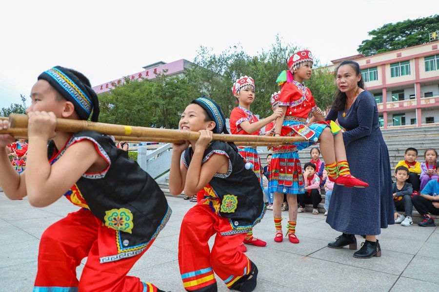 竹竿舞&福建南靖：竹竿舞颂党恩