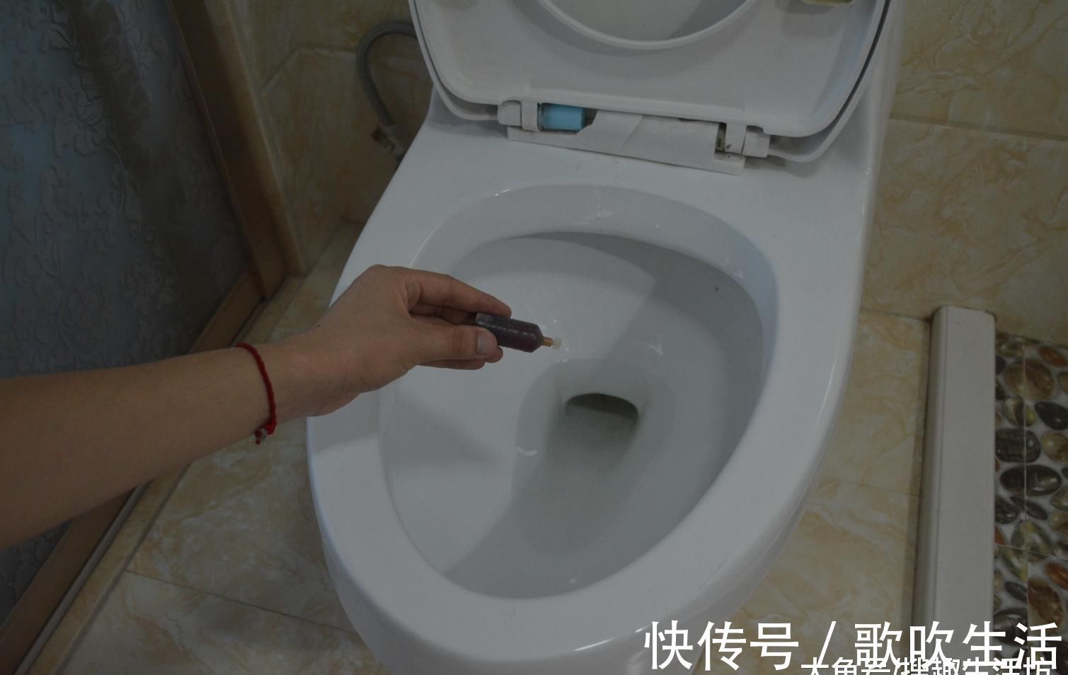 广藿香油|卫生间里放一瓶藿香正气水, 作用太棒了, 解决了很多家庭的烦恼