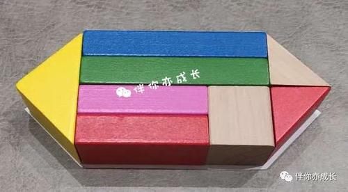 积木只会搭高高？你还可以引导孩子这么玩