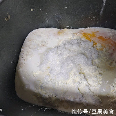 想要吃得健康，还是得吃法式蒜香小餐包