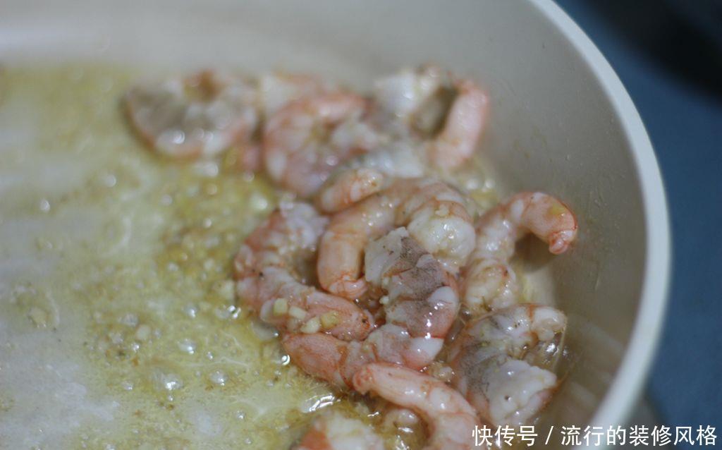 小炒|家常小炒:西芹百合炒虾仁,清心安神,清淡可口营养丰富,好吃!