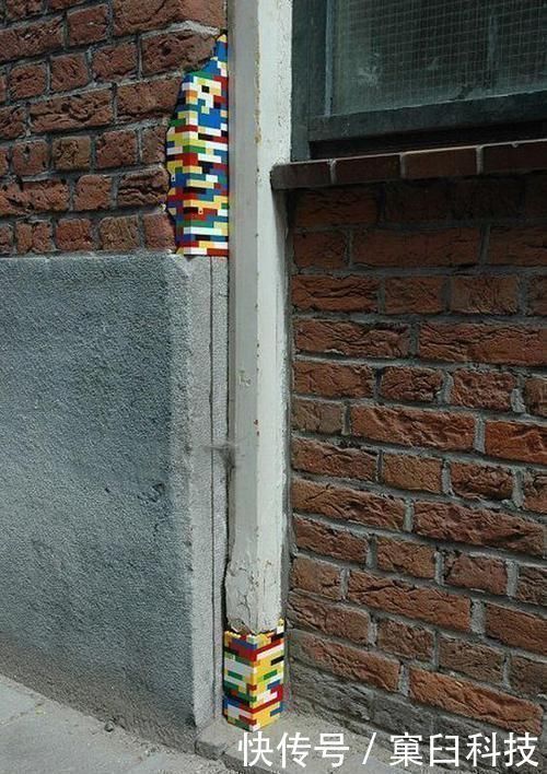 玩具|孩子不玩的乐高玩具,老公攒了1000个拿去补墙角,效果太赞