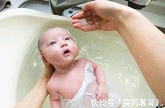 枕头|宝宝刚出生,妈妈不要在4件事上太勤快,这么做宝宝不会受到伤害