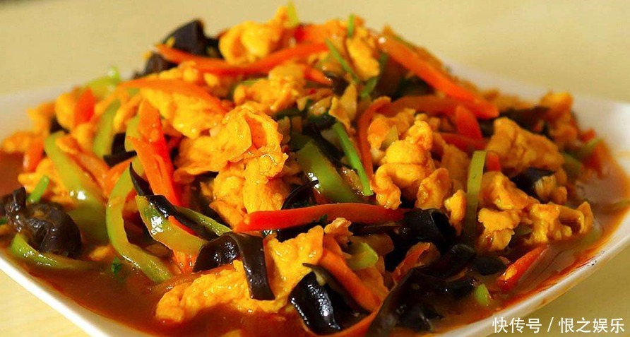 鸡蛋换种做法比肉香,平时半碗饭量,现在吃两碗,汤汁儿是关键