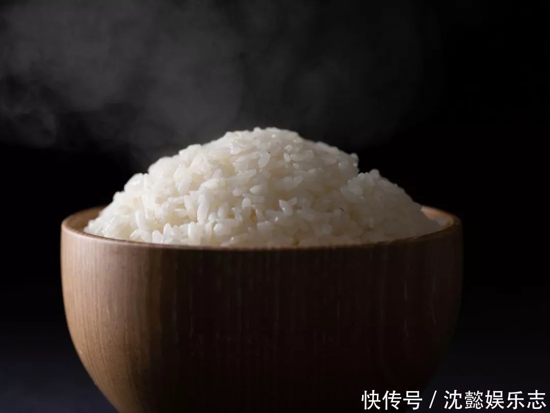 比例|煮饭时,不要直接下锅煮,教你5个技巧,煮出来的米饭又软又香甜