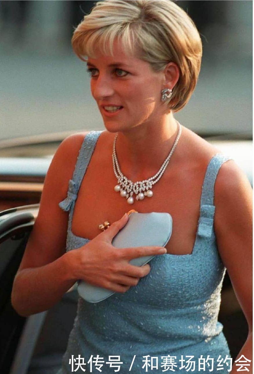 风华正茂的美人与珠宝更配“英伦玫瑰”戴安娜戴珠宝的样子真美
