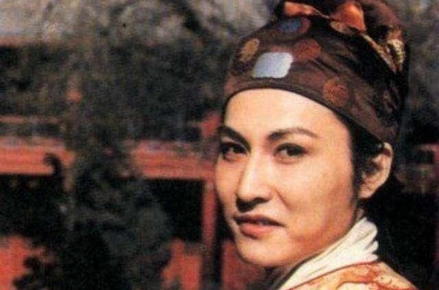 奸兄|伏笔千里丨刘姥姥初见王熙凤时,贾蓉乱入借屏风有何深意