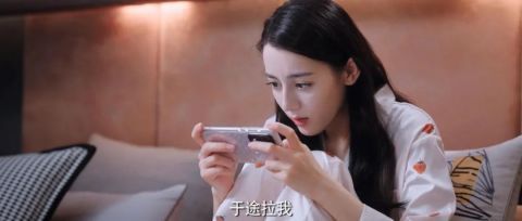 演员|开播4天就拿下8个冠军,迪丽热巴终于告别女演员的“尴尬”了?