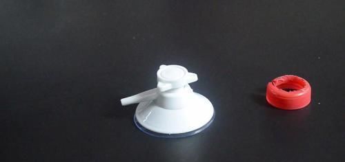 电饭煲|吸盘挂钩上粘个瓶盖真厉害, 一年能省下不少钱, 早点知道就好了