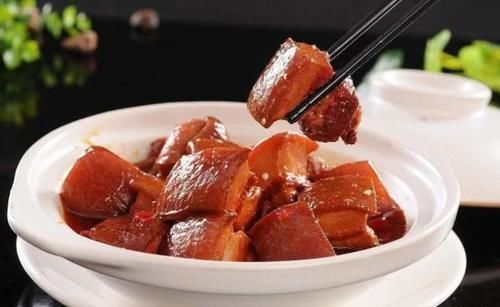 气血不足|妇科大夫建议:气血不足的女人,少吃“3红”,常做1事,养护子宫