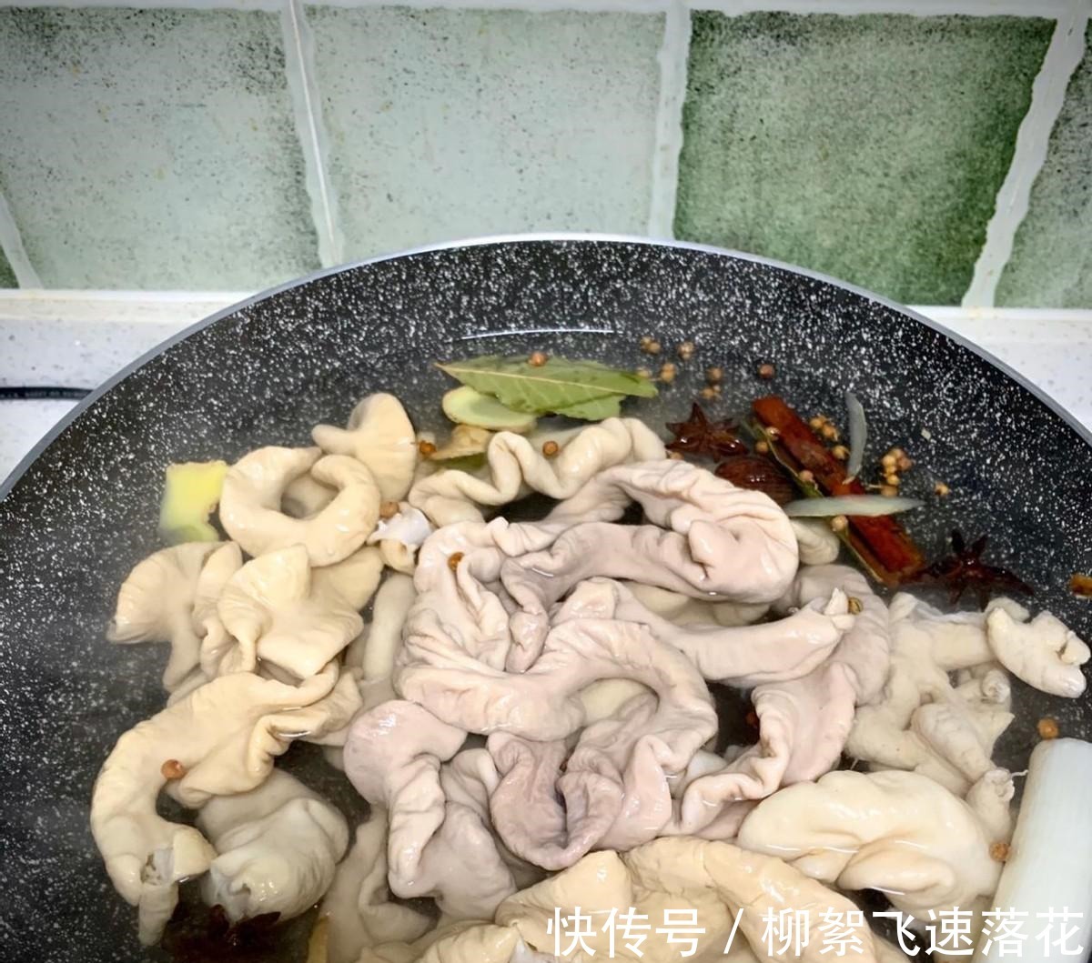 火爆肥肠经典川菜,香辣过瘾,好吃停不下来!