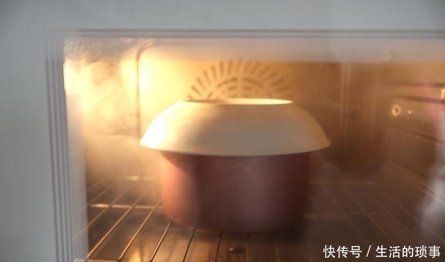 不用烤箱不用电饭煲,随便一口锅,蛋糕蒸出来,无油少糖不上火