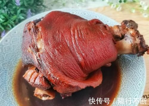 压轴|今天一道年夜饭必备压轴硬菜，寓意，吉祥富贵，肘子做之前，年夜饭的肘子怎样做好吃