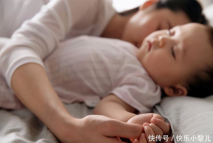 小蕊|新生儿头三个月要“抱睡”?这三点好处,宝爸宝妈要知道