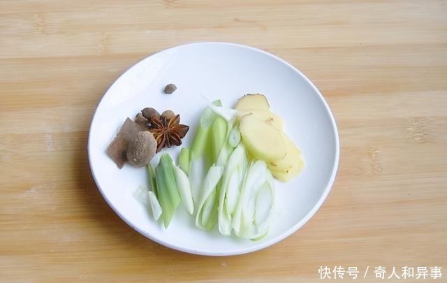 年夜饭上加道菜,“蒸蒸日上”端上桌,寓意日子红火,越过越好