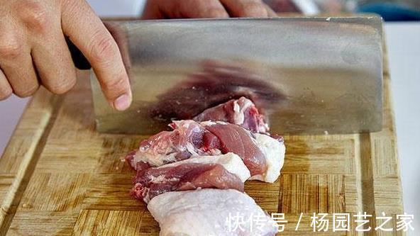 腥臭味|鸭子去腥别用姜，教你2招诀窍，鸭肉鲜香入味，好吃又无腥味