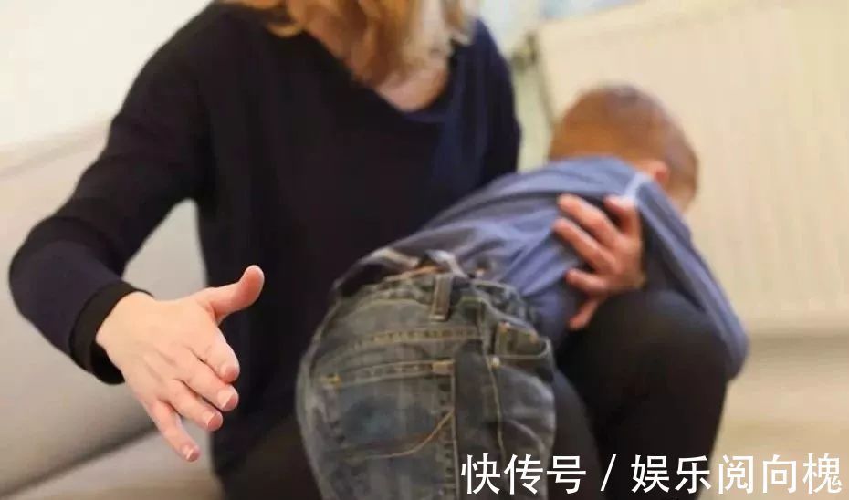 爸爸妈妈|“生二胎前想要一碗水端平,结果生完二娃后,却看老大不顺眼了”