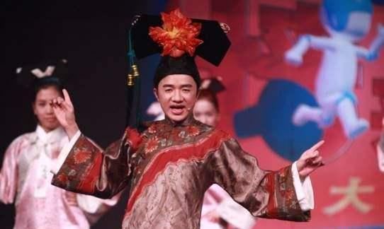 张丽|顶着梅艳芳的“脸”四处赚钱,活在他人光环之下,还有自我吗?