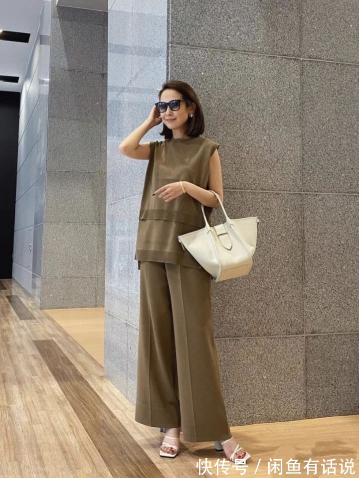 基础|50岁阿姨们这样穿真美,明明是简单基础的穿搭,看着却显贵还时髦