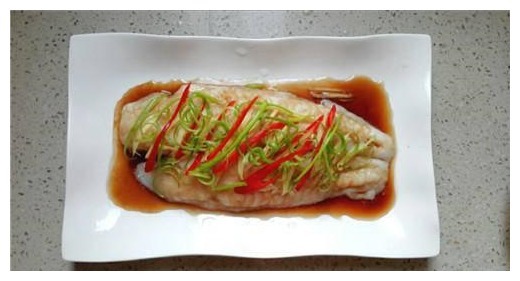 这鱼肉口感爽滑,无腥味久煮不老,高蛋白低脂肪,老少皆宜!