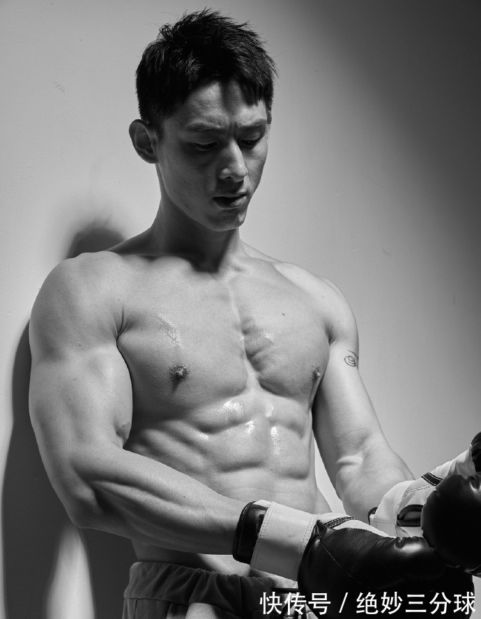 私教|技术过硬的健身私教,高鼻梁大块头,漂亮的腹肌棱角分明!