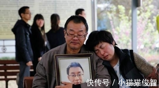 新闻记者|魏则西父母通过试管婴儿技术重获一子