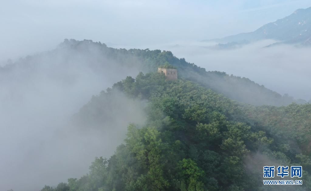 景观|雾锁长城