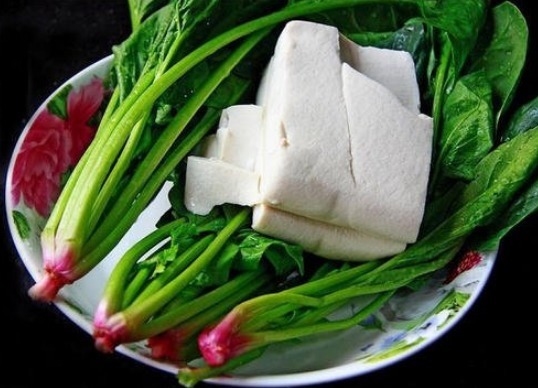 食物|肺部“大救星”，5种食物每天吃一点，清肺毒养肺更润肺