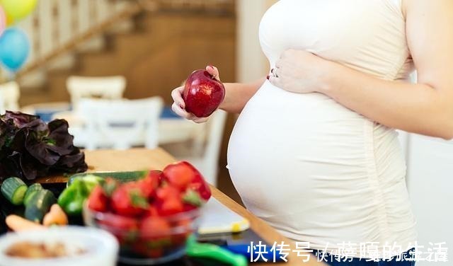 酸性食物|胎儿“畸形”跟孕妇食物有关，这几类食物，孕妇嘴再馋也要少吃
