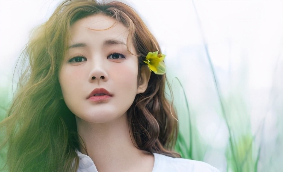 连演|赵露思出道三年成娱乐圈“香饽饽”，她连演十五部作品依旧不红！