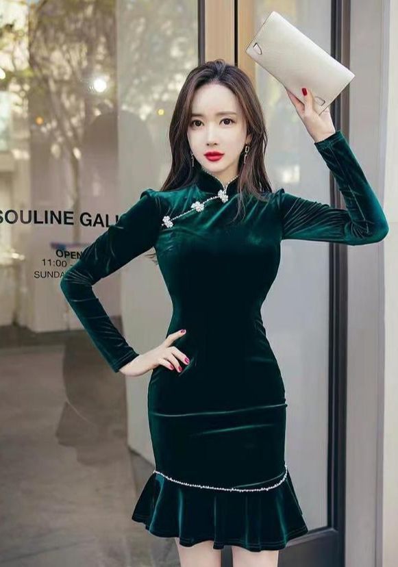 旗袍 性感气质的旗袍,长袖金丝绒的荷叶边打底包臀裙