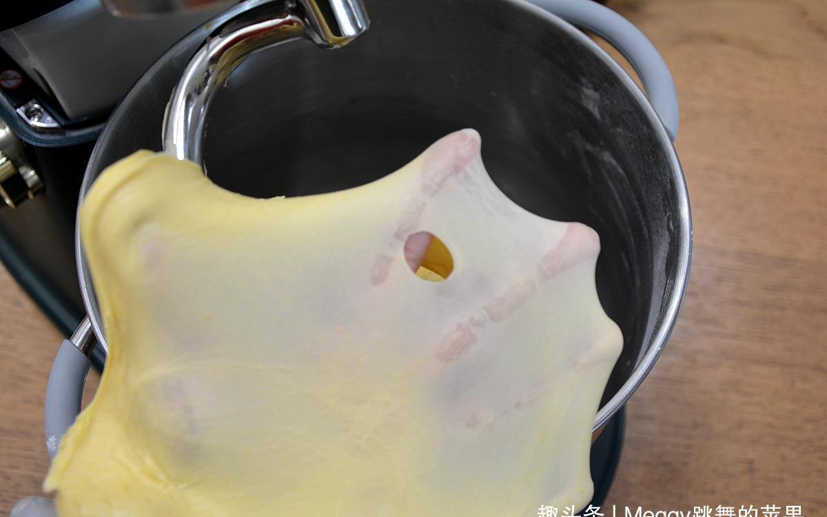 用南瓜做的面包就是好吃，配方快收藏，奶香浓郁香甜暄软