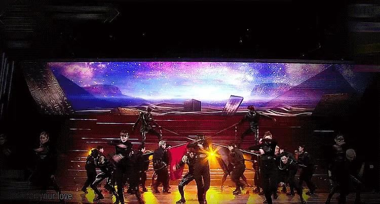 《哥哥》舞台抄袭韩国男团，韩国网友：小偷们又闭嘴默认了？