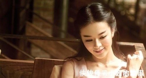 浅秋$眸前风劲飞花扫,眼底寒霜乱绪扬;浅秋诗九首,玉黛留青几缕香