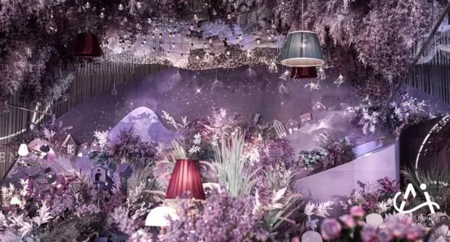 以月见草为设计灵感，打造一场富有诗性的紫色系婚礼