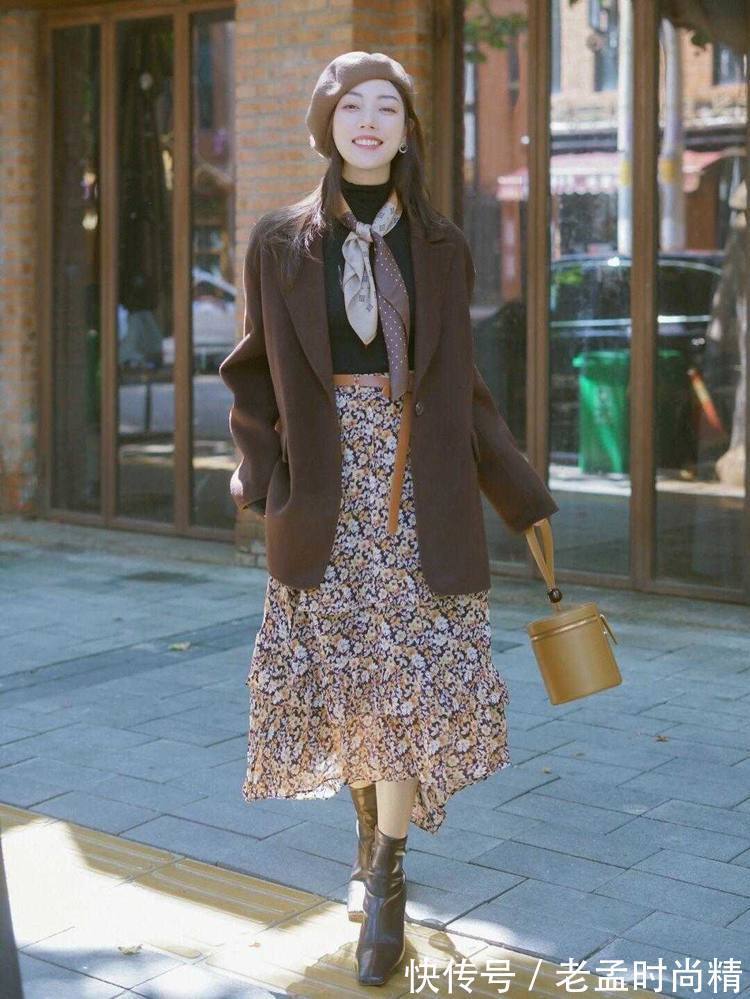 搭配|大衣+碎花裙搭配,优雅大方有韵味