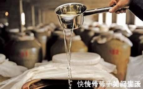 饮品|每天晚饭都喝一点白酒,能提高机体免疫力吗?营养师辟谣说出实情