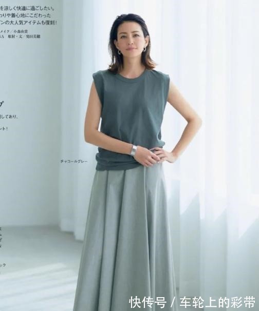 日杂 日杂精选的熟龄的穿搭，女人到了40岁，选择有气质的搭配，很重要！