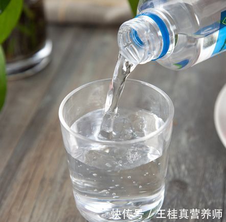 无处安放|年纪轻轻就痛风?尿酸“克星”被发现,常吃痛风不来找