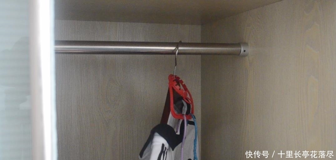 桶装水上的塑料提手别扔了，留在家里有大用处，看完去试试