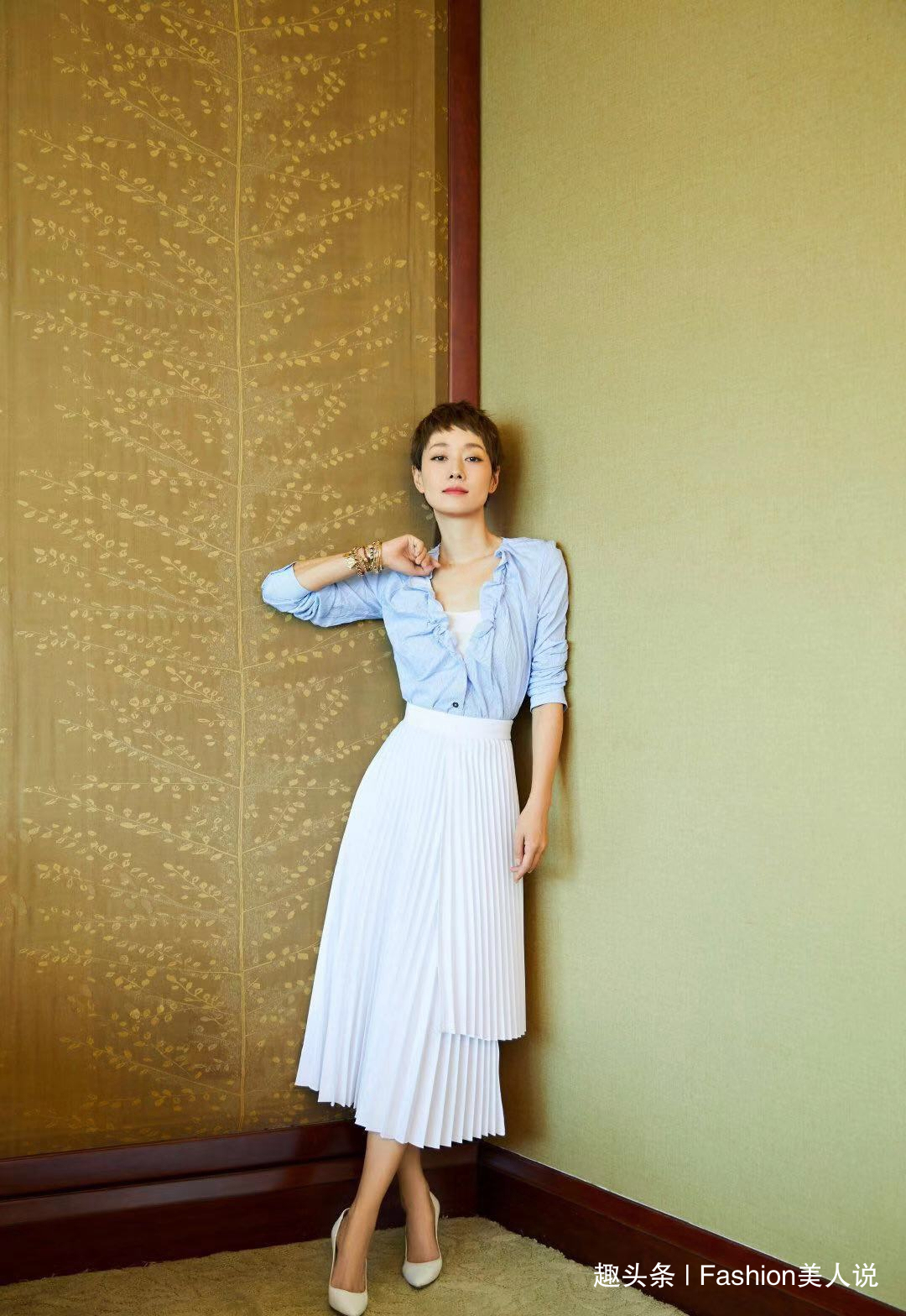 减龄 马伊琍换一次发型就“火”一次,剪超短发露眉毛,越发自信显气质