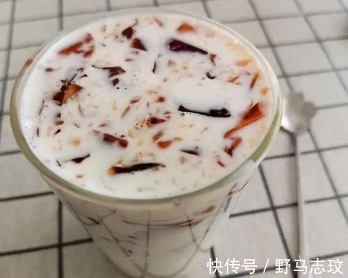 冰粉粉|仅需要4种材料的茶冻撞奶，做好了比奶茶还好喝！