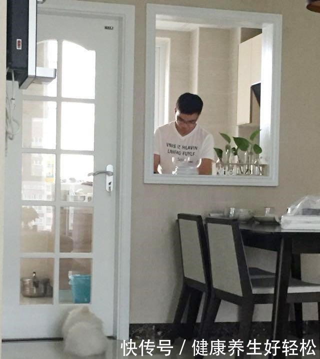 老公|为孩子,老公坚持在厨房砸了个洞,完工才知机智,太实用了!晒晒!