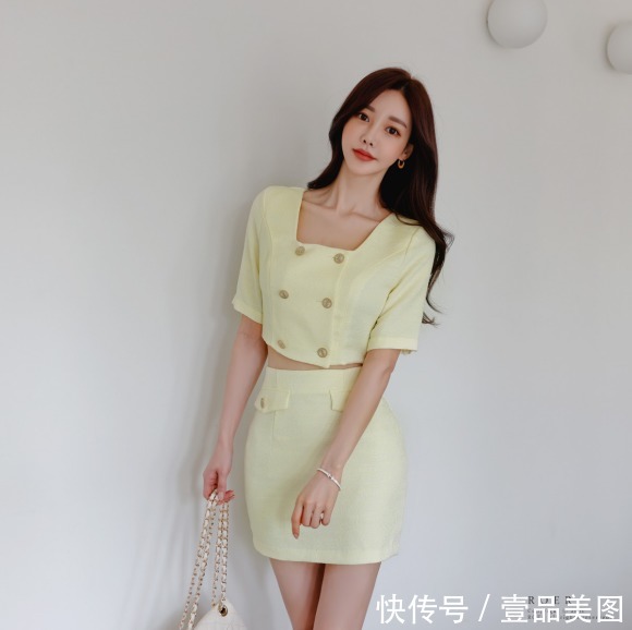 时尚|女神孙允珠时尚搭配:细灿鲜黄双排扣柠檬包臀衬裙