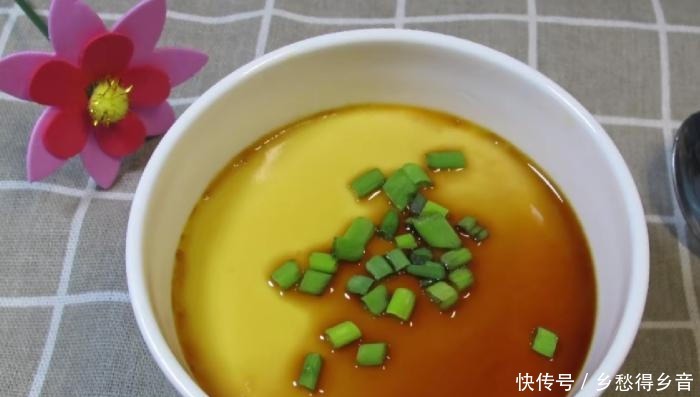学会这三点,做出的鸡蛋羹细嫩爽滑,老人孩子都爱吃