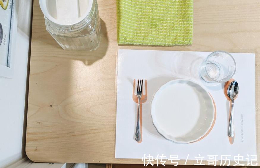 牙齿|宝宝应该多大戒奶瓶?了解“断奶杯”,开启孩子独立的新窗口